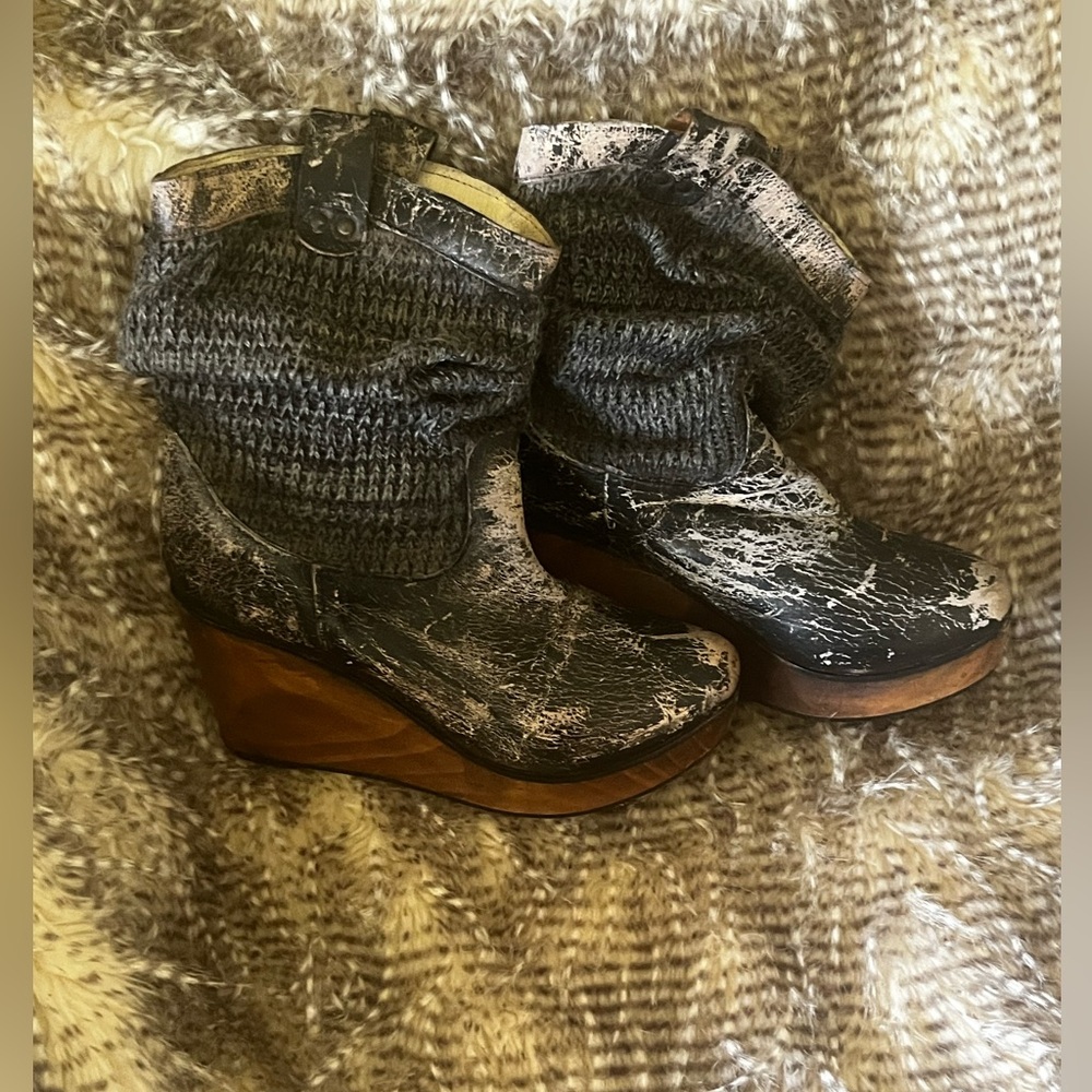 BEDlSTU Vintage Wedge Boots